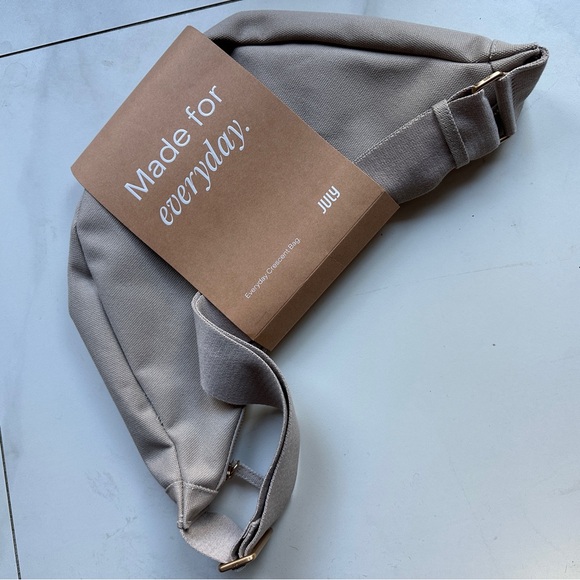 July | Everyday Crescent Bag Crescent Canvas Bag Taupe Natural Unisex - Picture 6 of 11